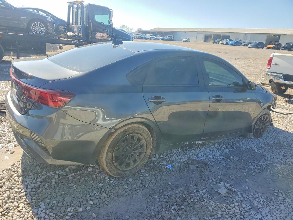 2024 KIA Forte lx