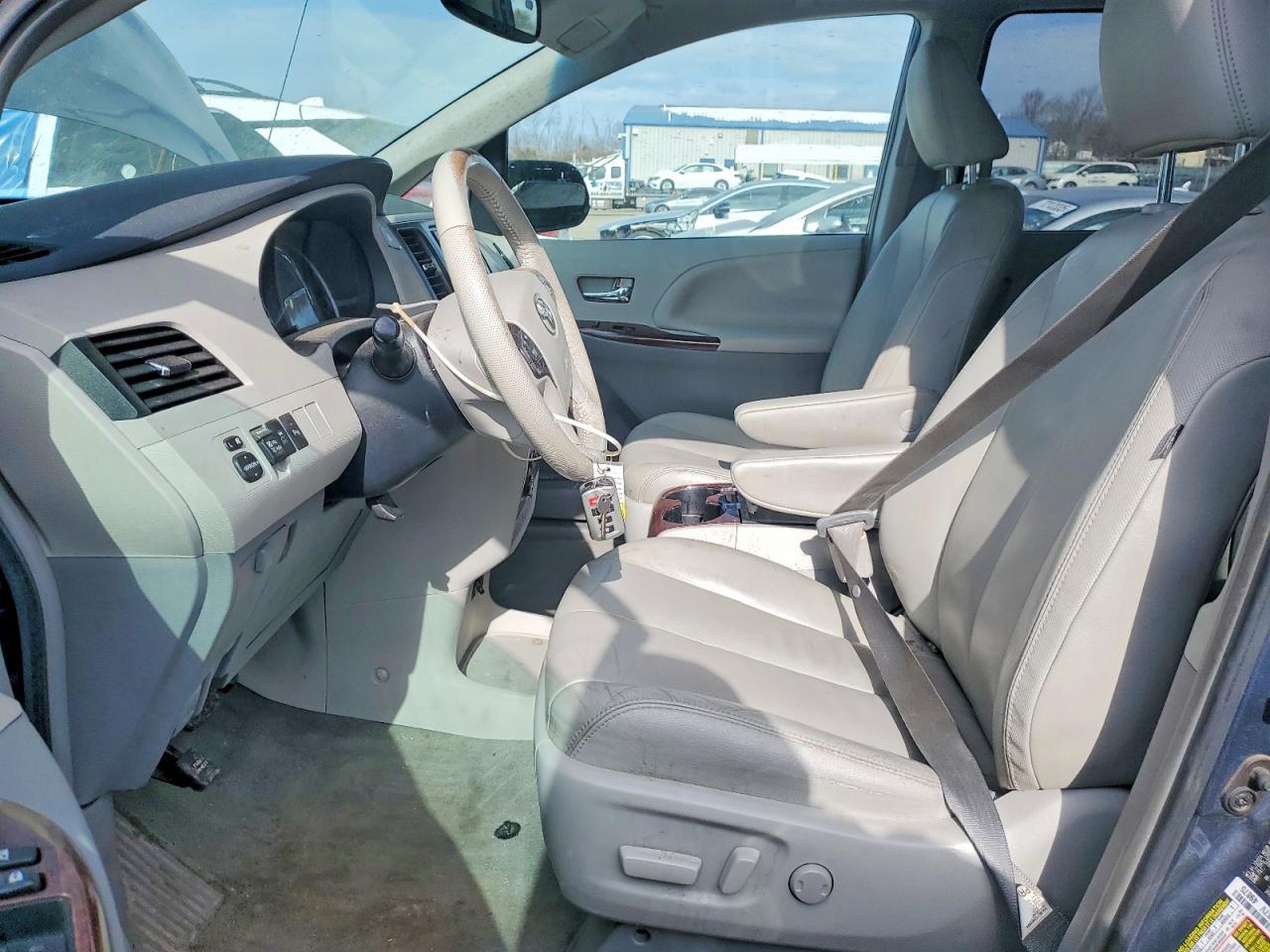 2014 Toyota Sienna xle