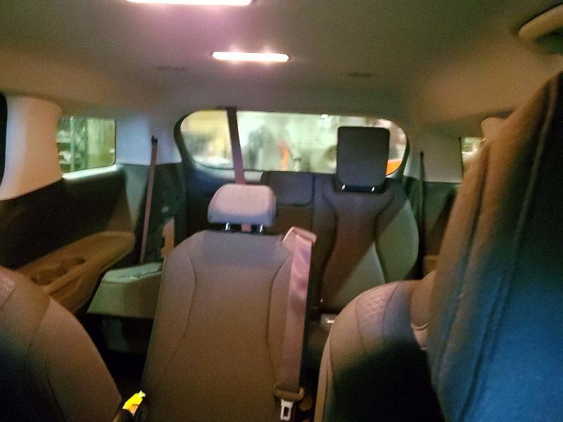 2025 KIA Carnival lx