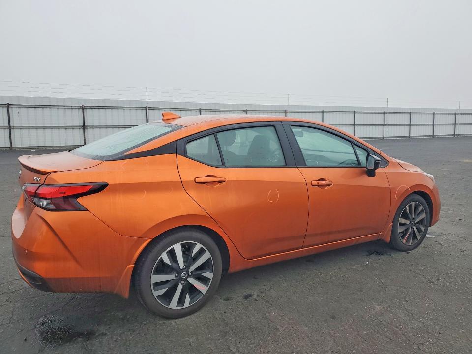 2022 Nissan Versa sr