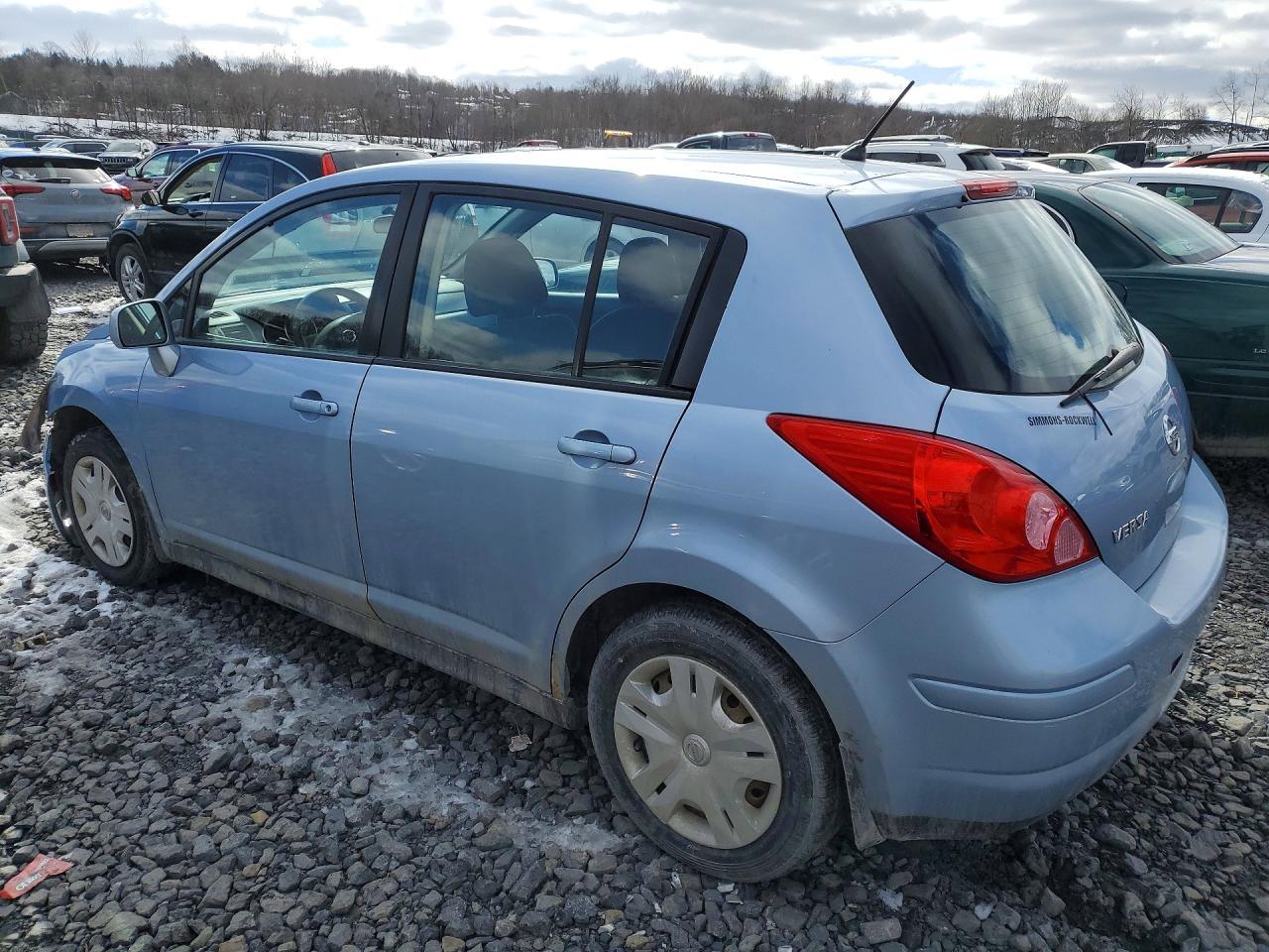2011 Nissan Versa 1.8 s