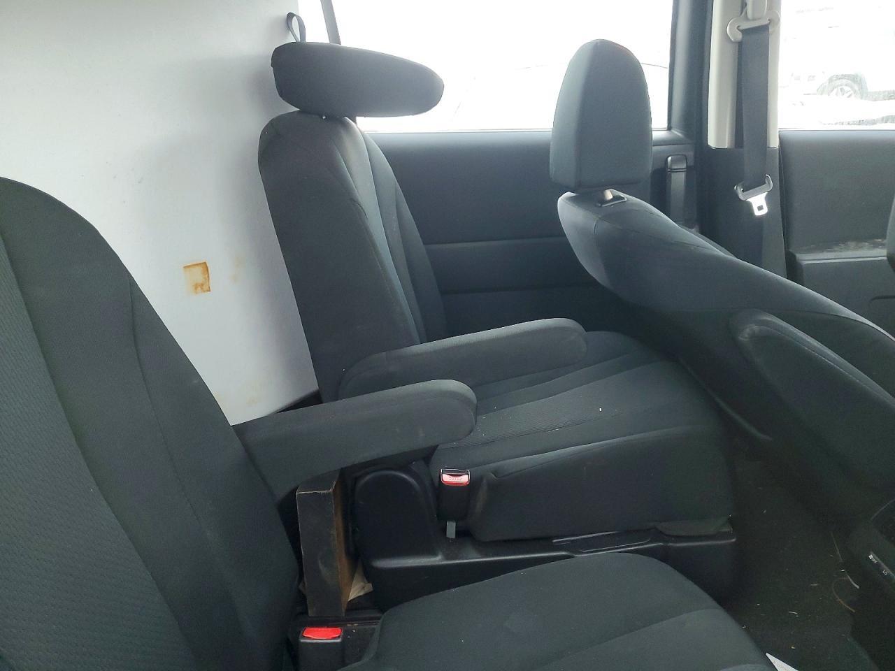 2014 Mazda 5 Sport