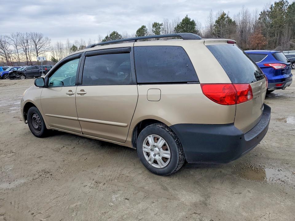 2006 Toyota Sienna le 8 Passenger