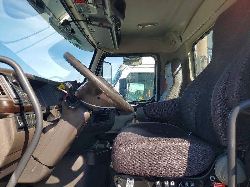 2017 Volvo VNL Semi Truck