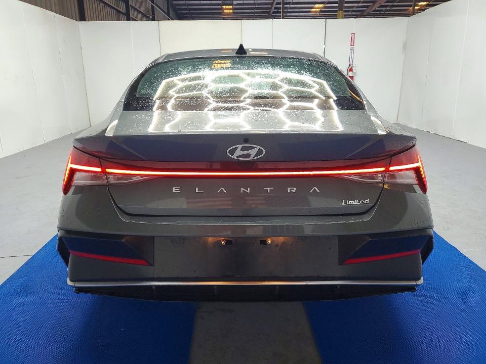 2025 Hyundai Elantra Limited