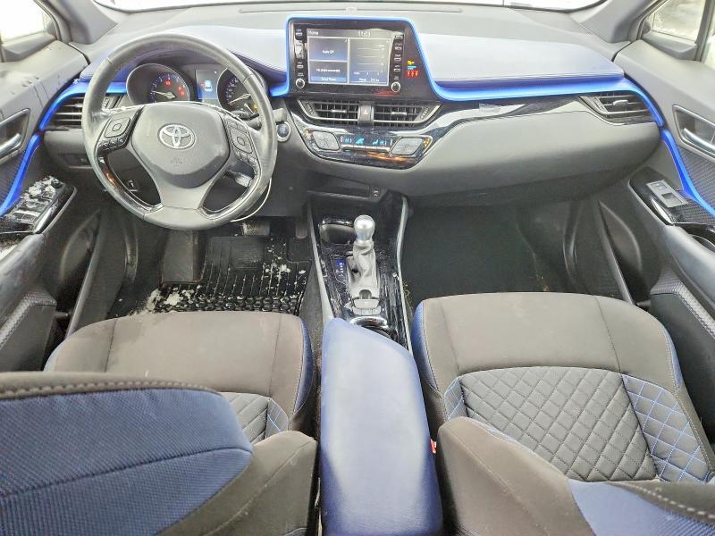 2021 Toyota C-hr xle