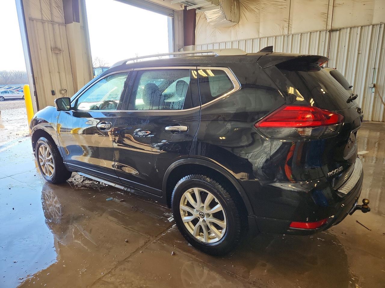 2017 Nissan Rogue sv