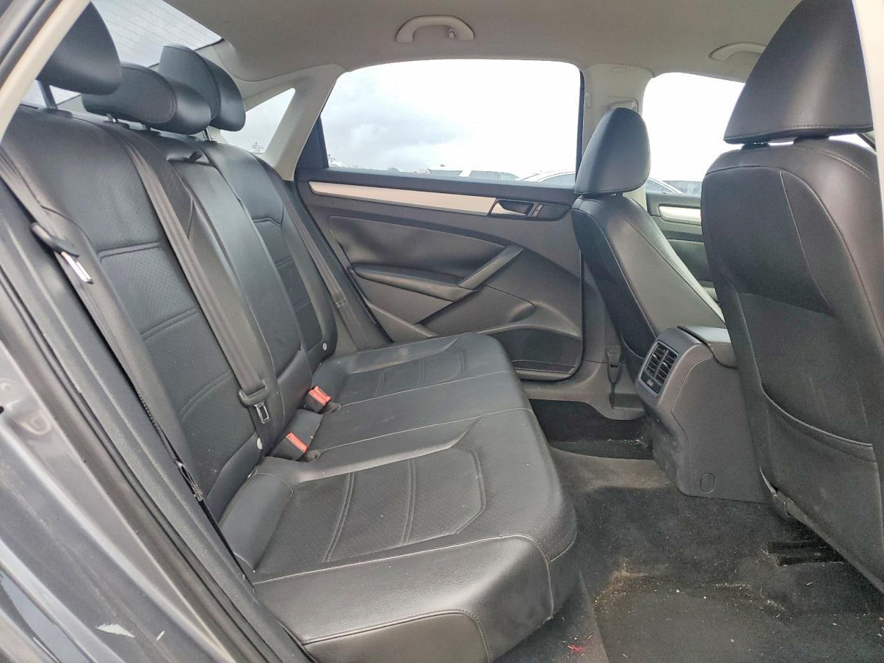 2013 Volkswagen Passat se