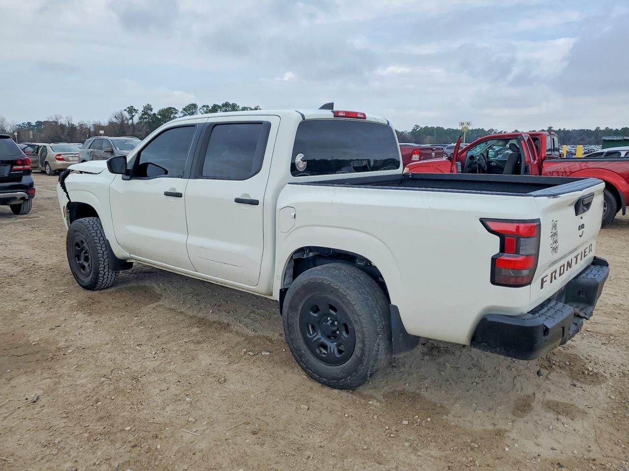 2022 Nissan Frontier s