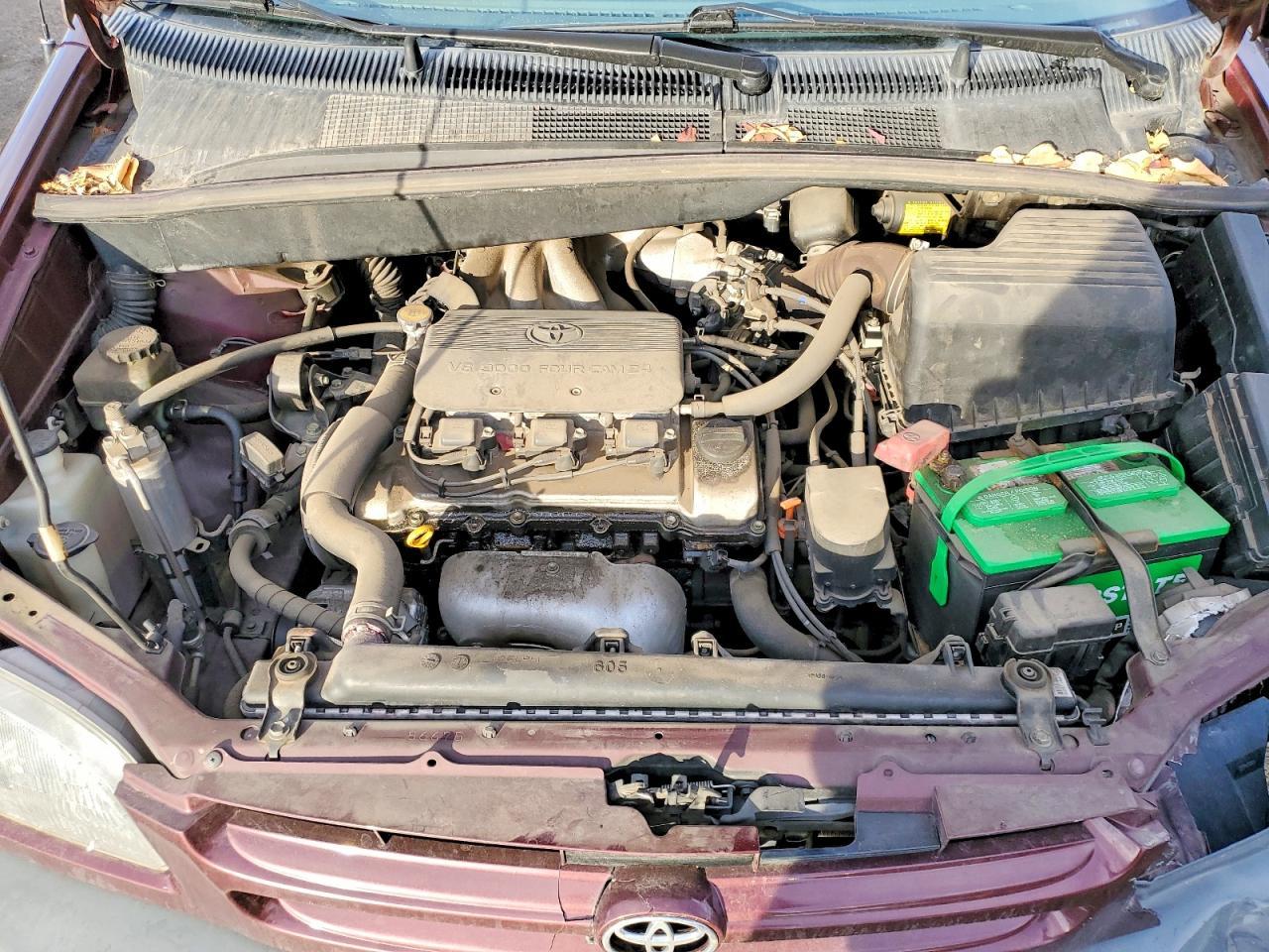 2000 Toyota Sienna le