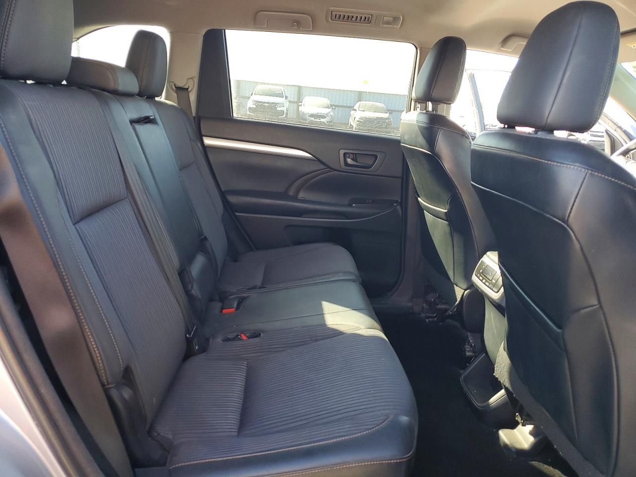 2014 Toyota Highlander le