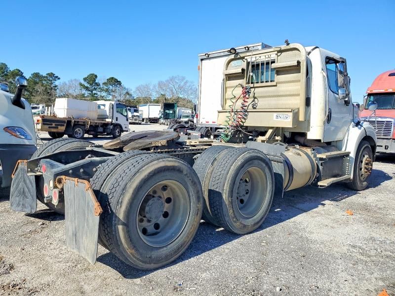 2016 Freightliner Business Class M2 Semi Truck