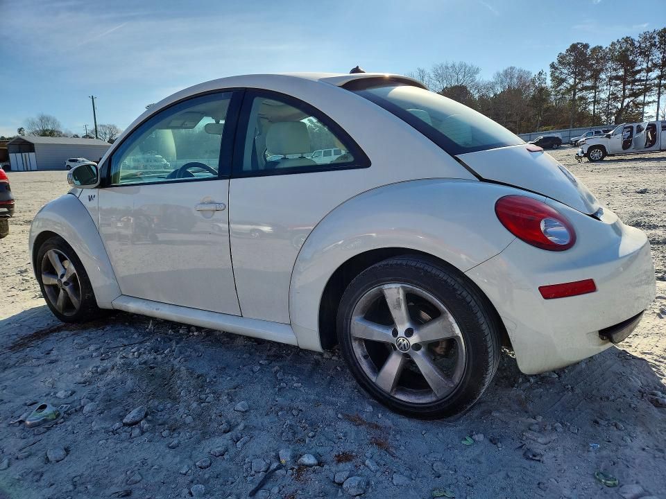 2008 Volkswagen New Beetle Triple White