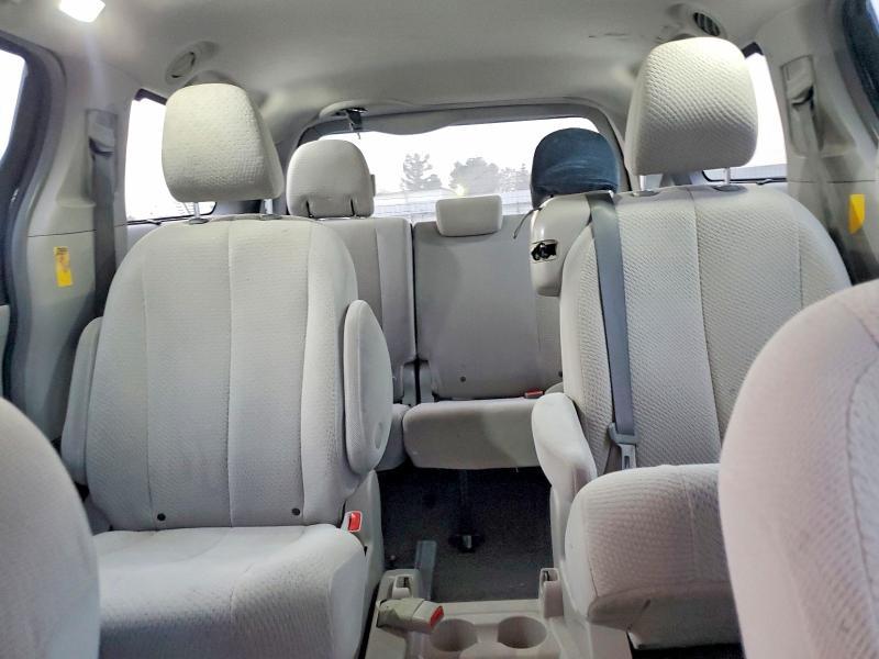 2014 Toyota Sienna le