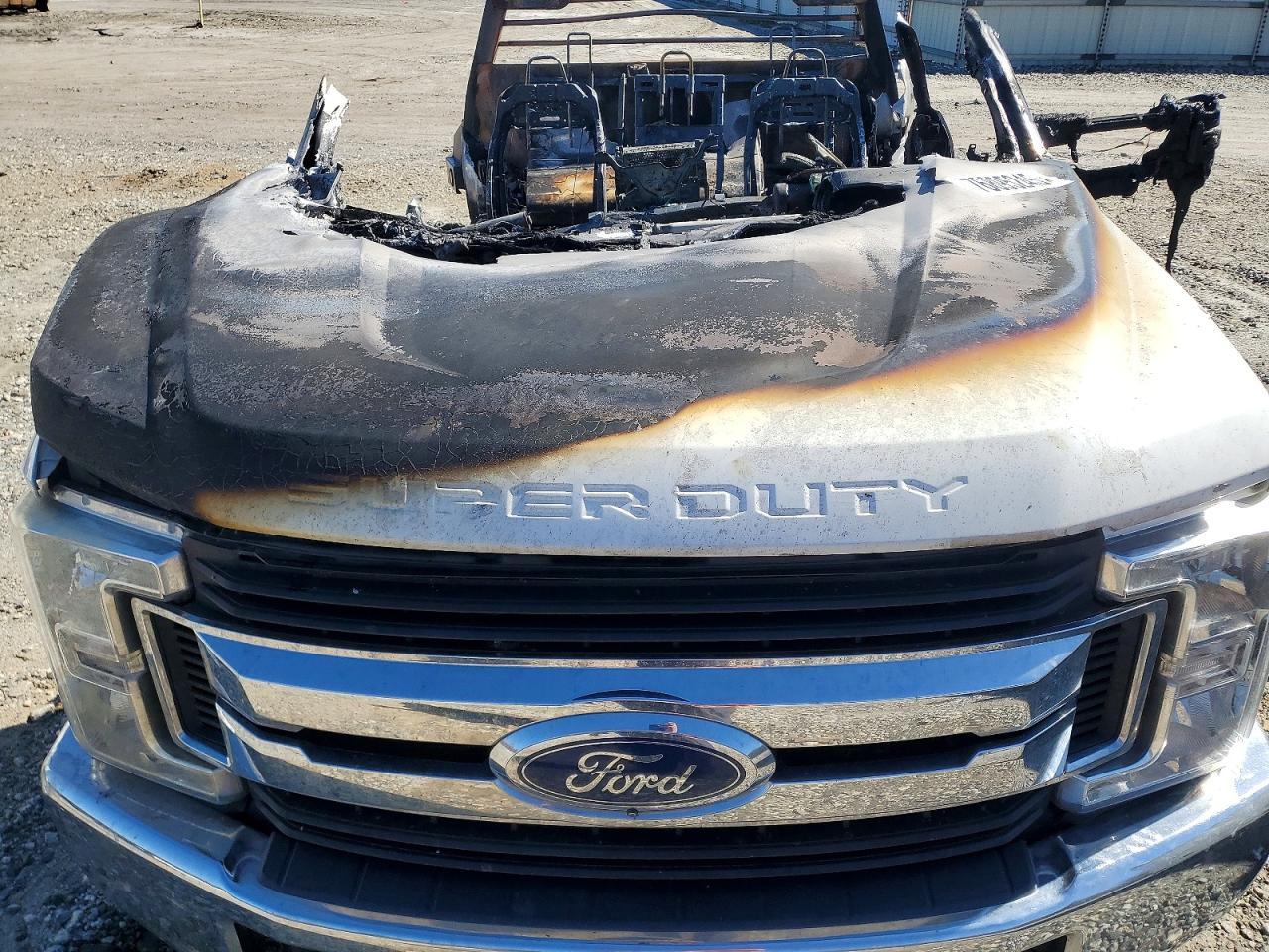 2019 Ford F350 Super Duty Flatbed Truck