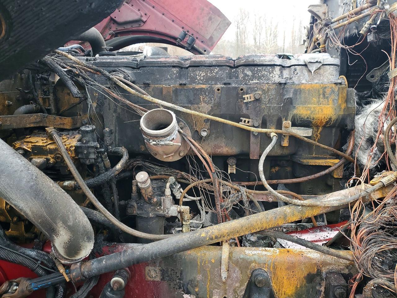 2002 Peterbilt 379 Semi Truck