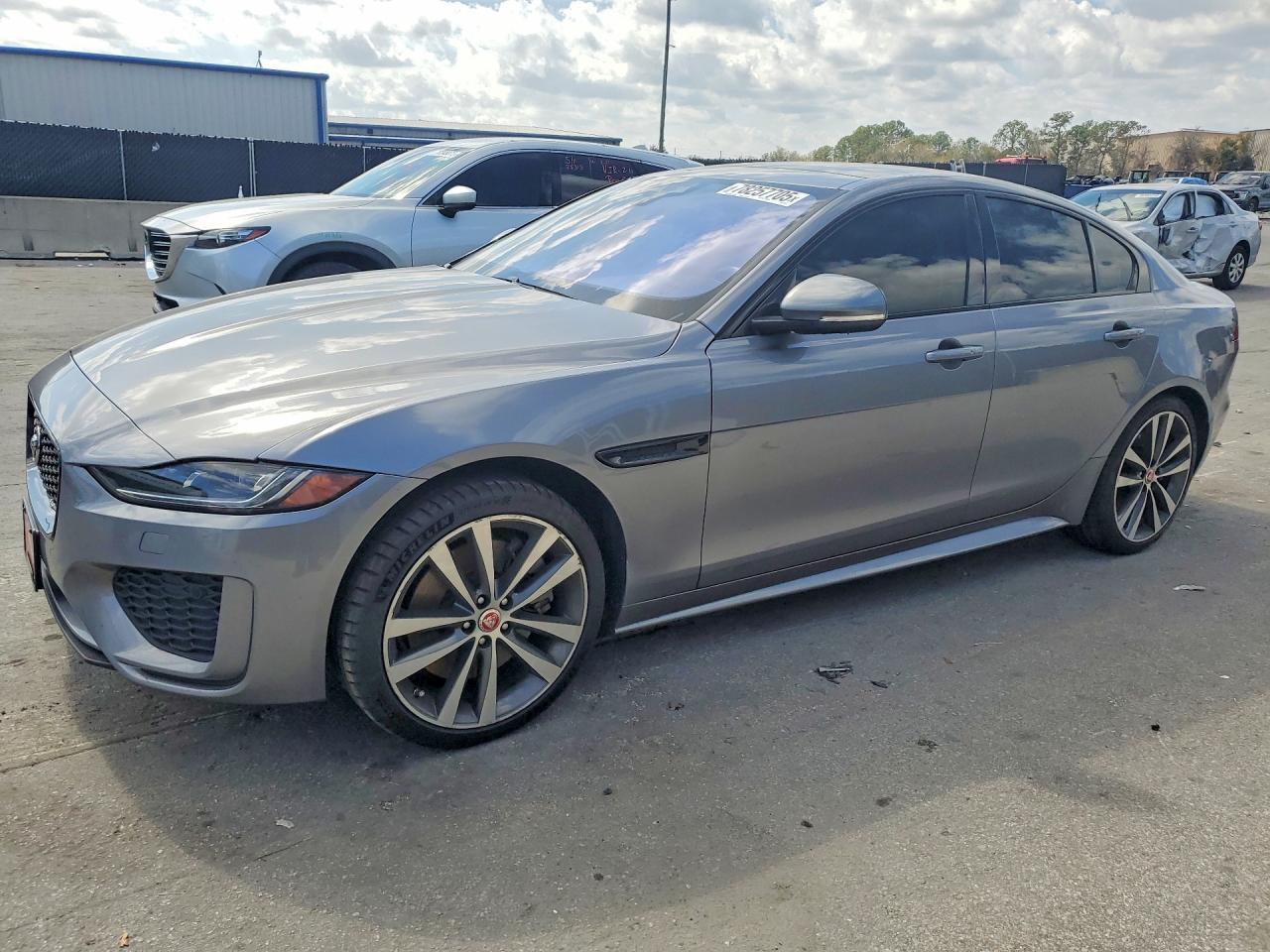 2020 Jaguar Xe R-dynamic s