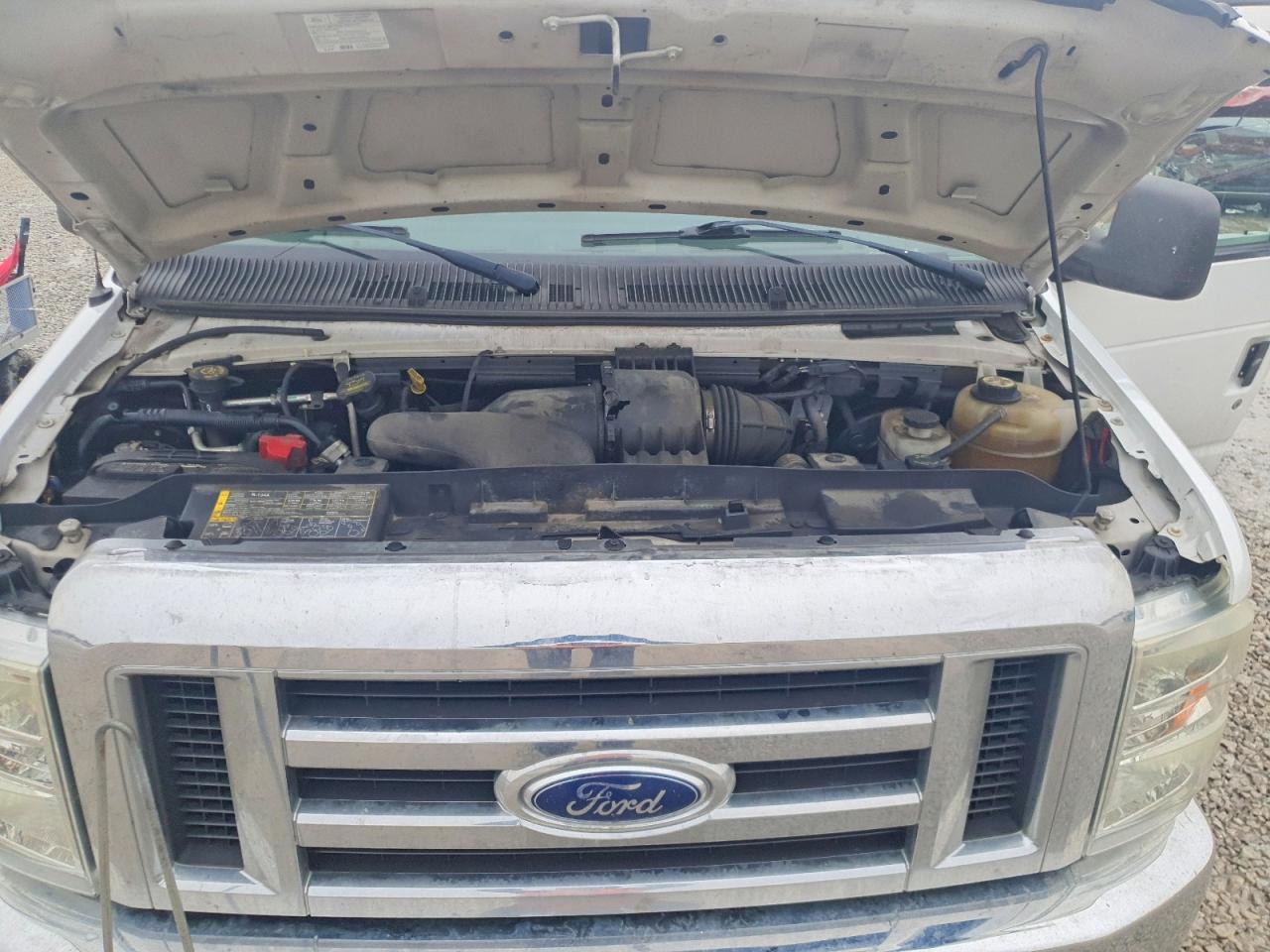 2009 Ford Econoline E250 van