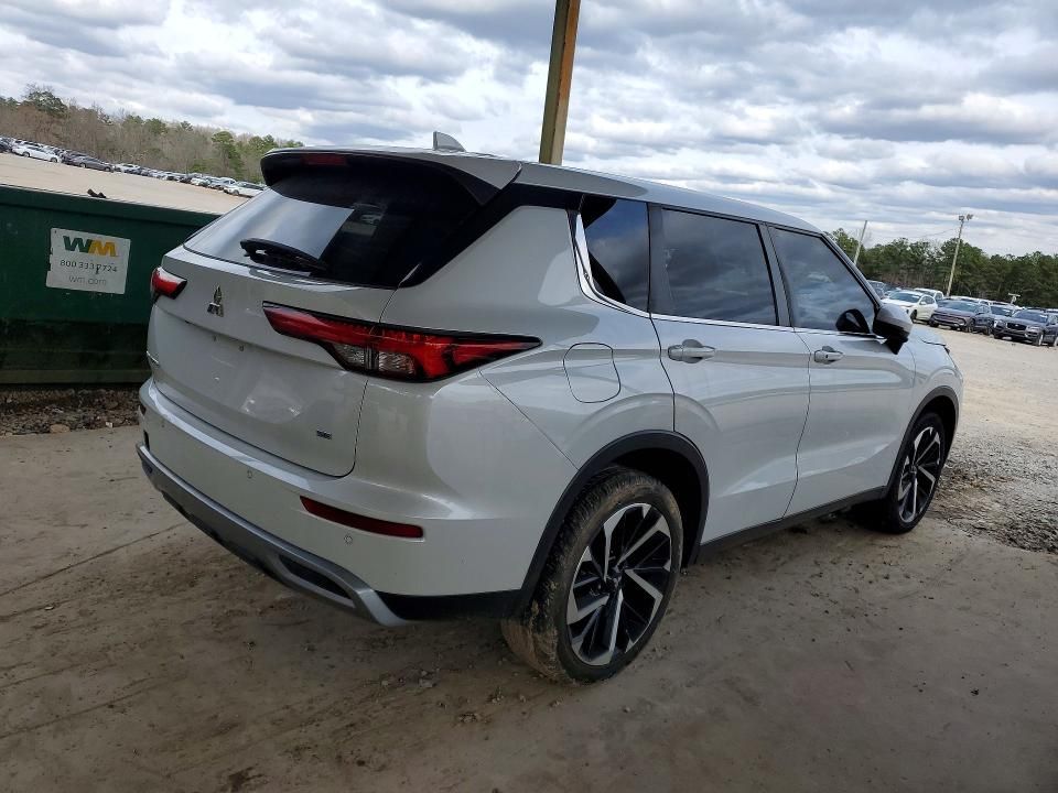 2022 Mitsubishi Outlander se