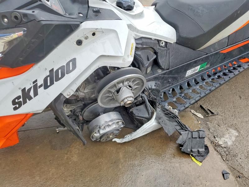 2015 Skidoo Renegade 600