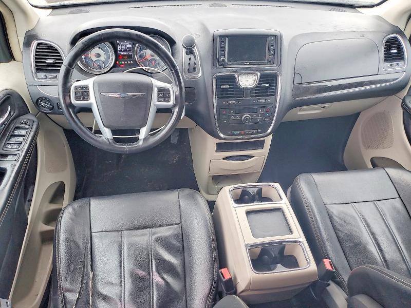 2013 Chrysler Town & Country Touring