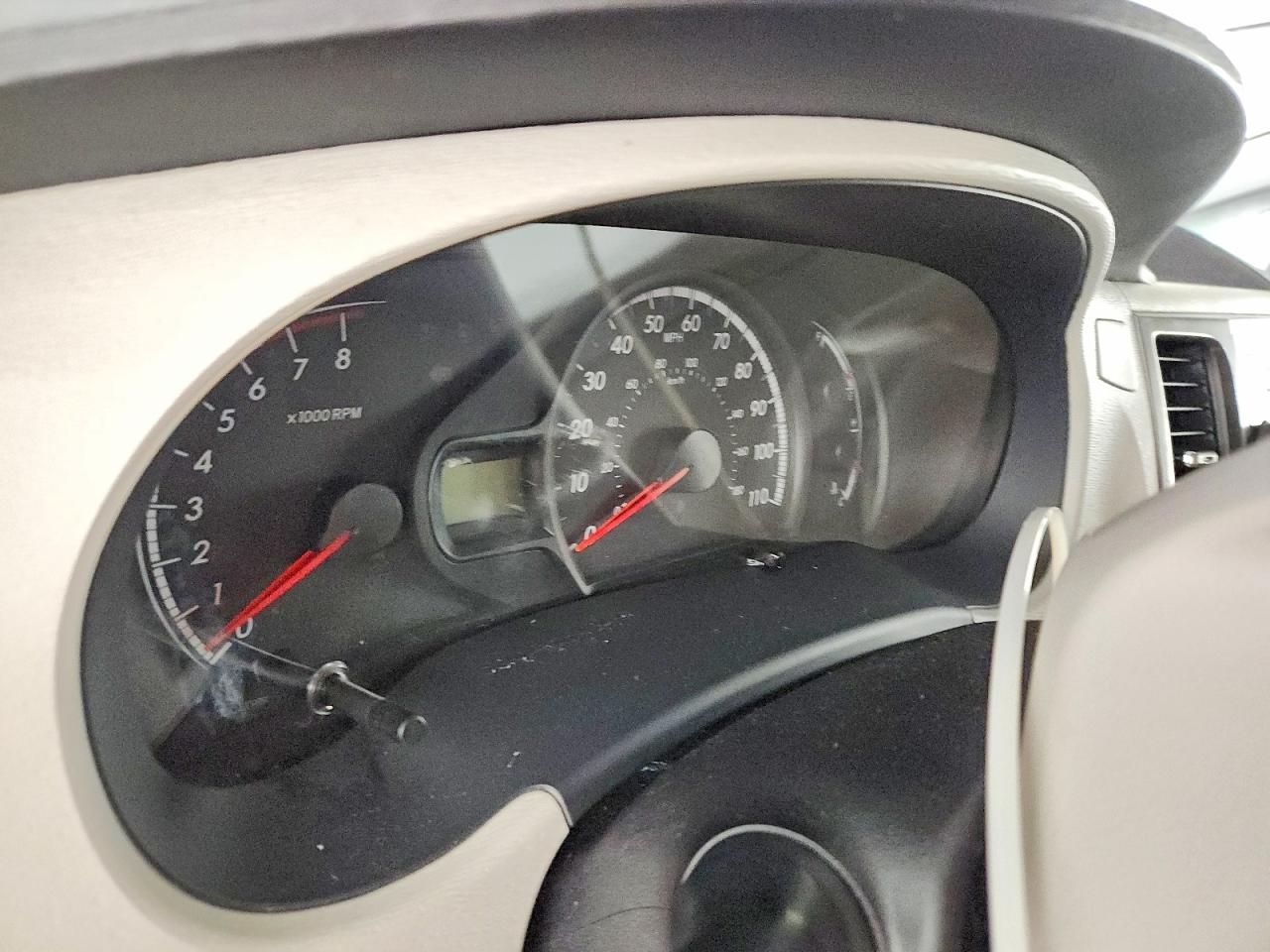 2014 Toyota Sienna le 8-passenger