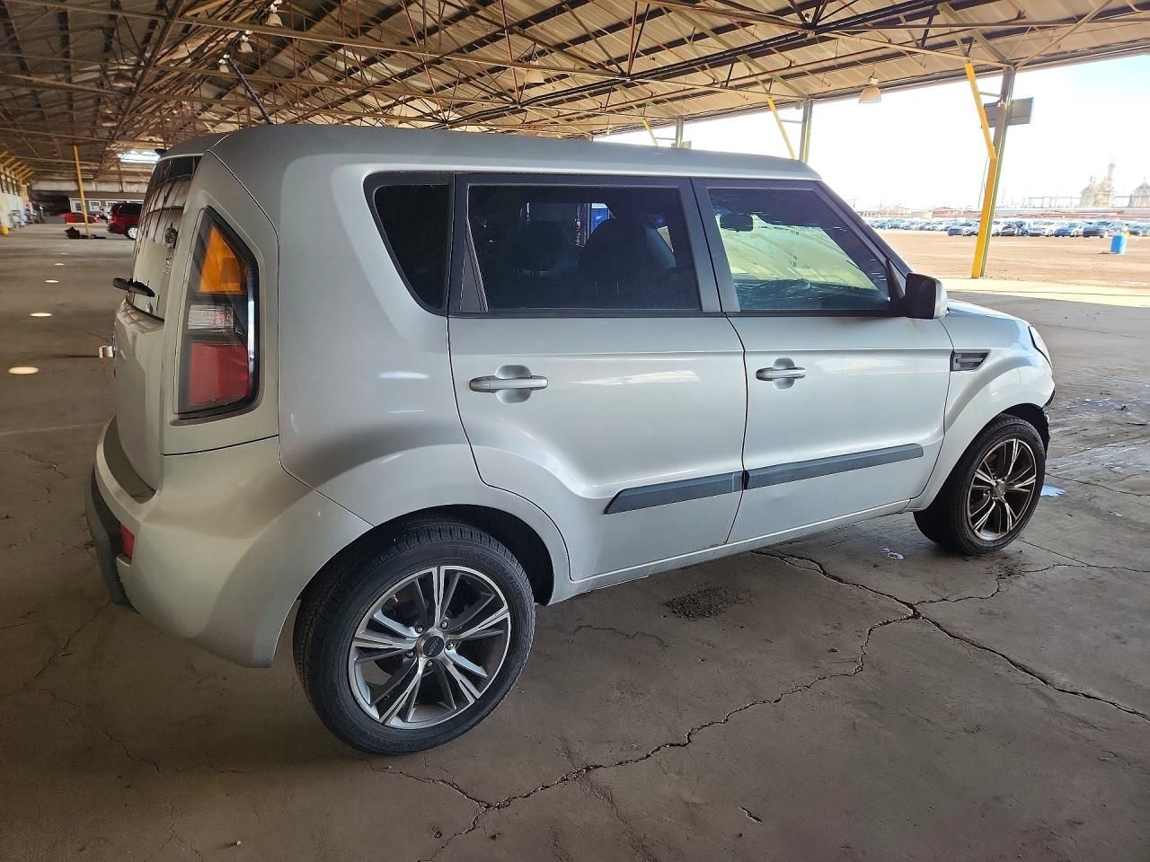 2011 KIA Soul +