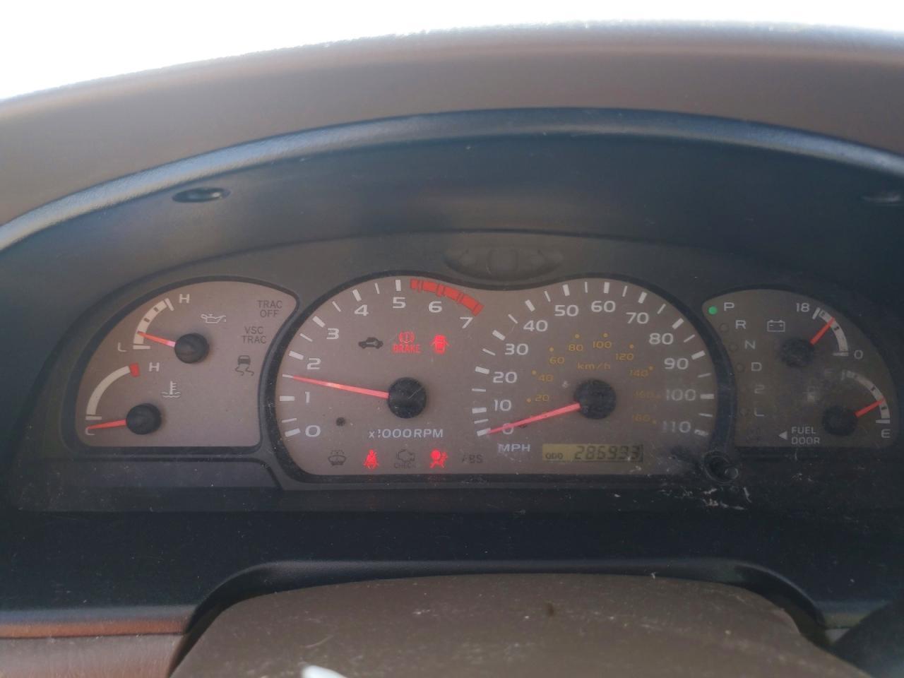 2002 Toyota Sequoia SR5