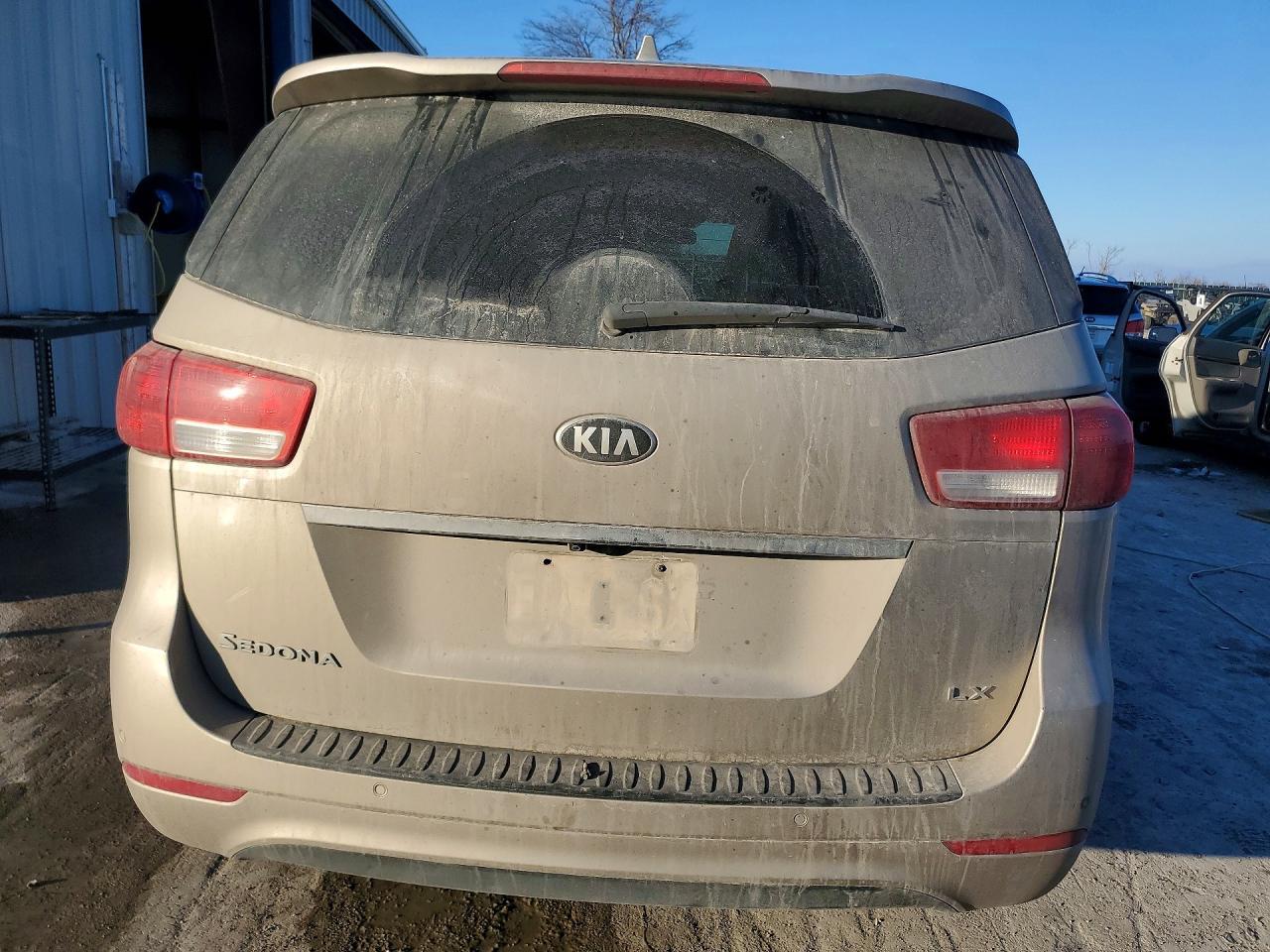 2016 KIA Sedona lx