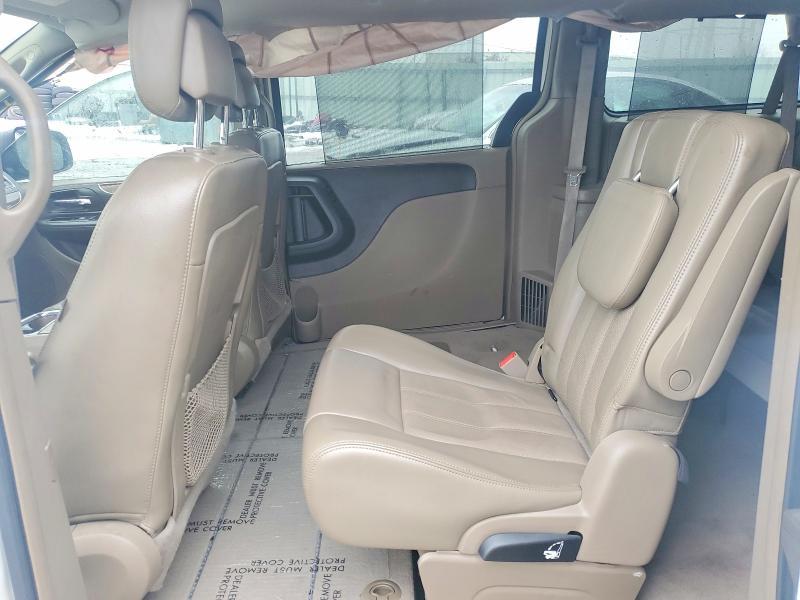 2011 Chrysler Town & Country Touring l