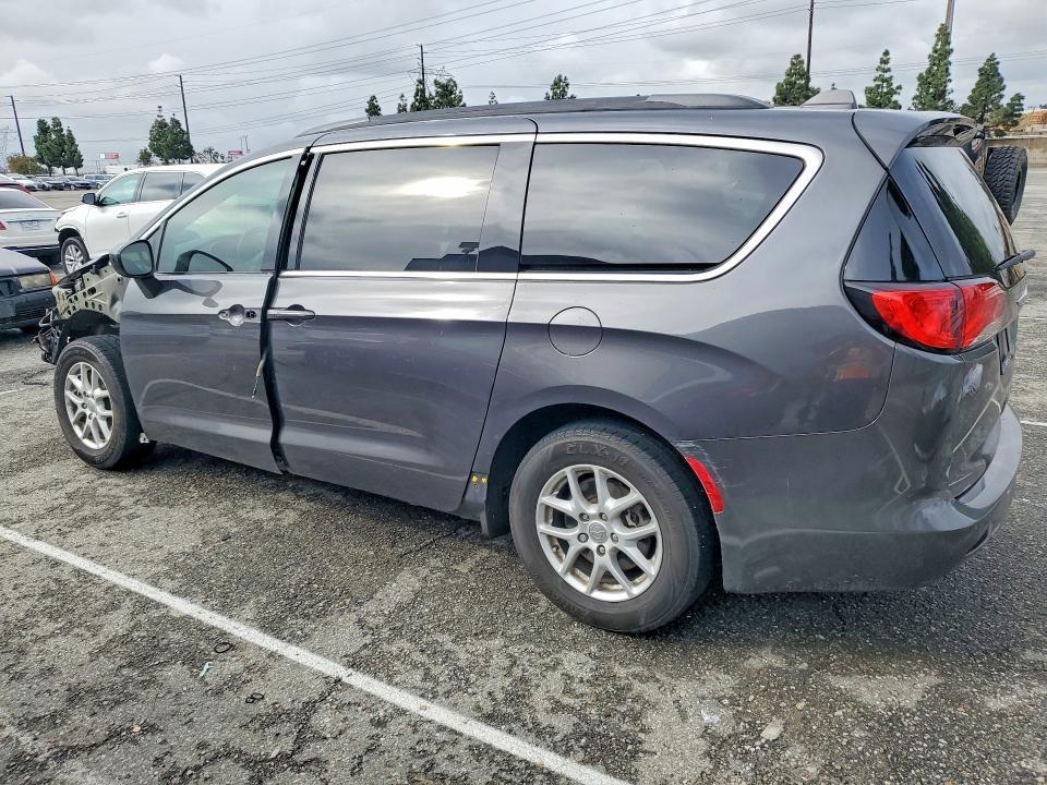 2020 Chrysler Voyager lxi