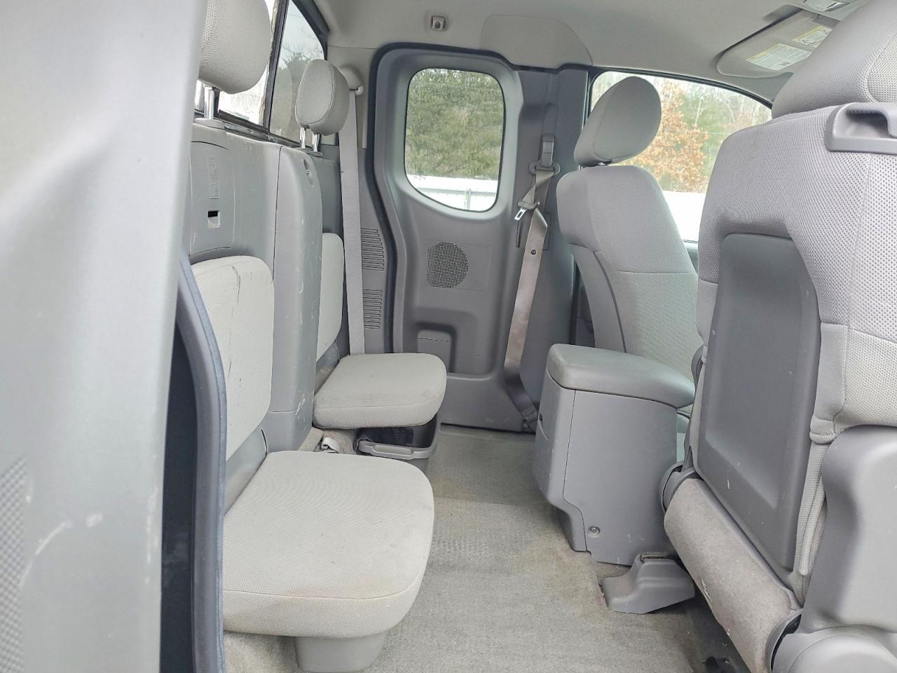 2009 Nissan Frontier King cab xe