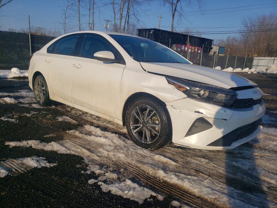 2023 KIA Forte lxs