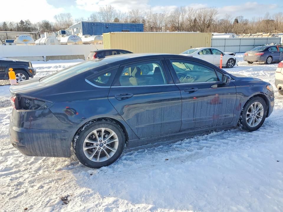 2020 Ford Fusion se