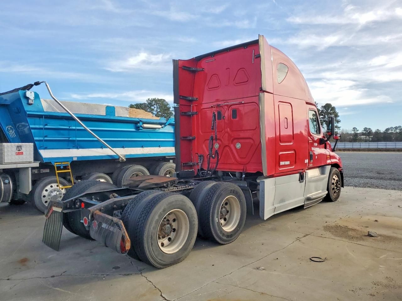 2016 Freightliner Cascadia 125 Semi Truck