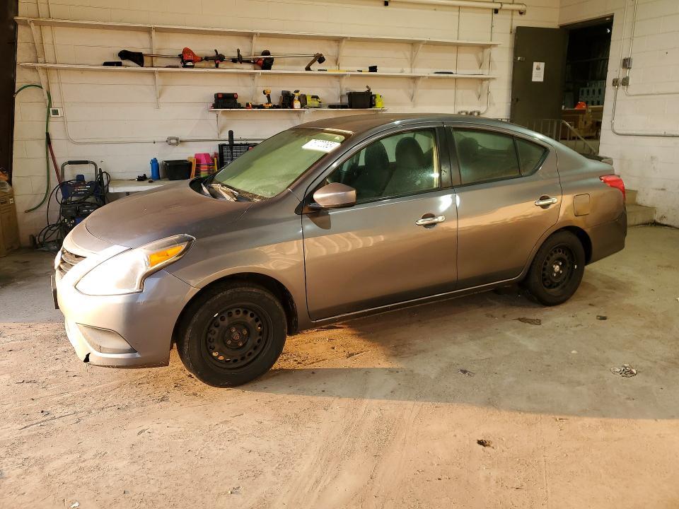 2019 Nissan Versa sv