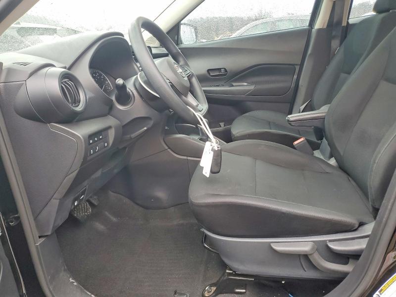 2023 Nissan Kicks s