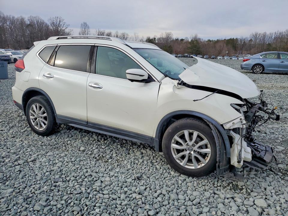 2017 Nissan Rogue sv