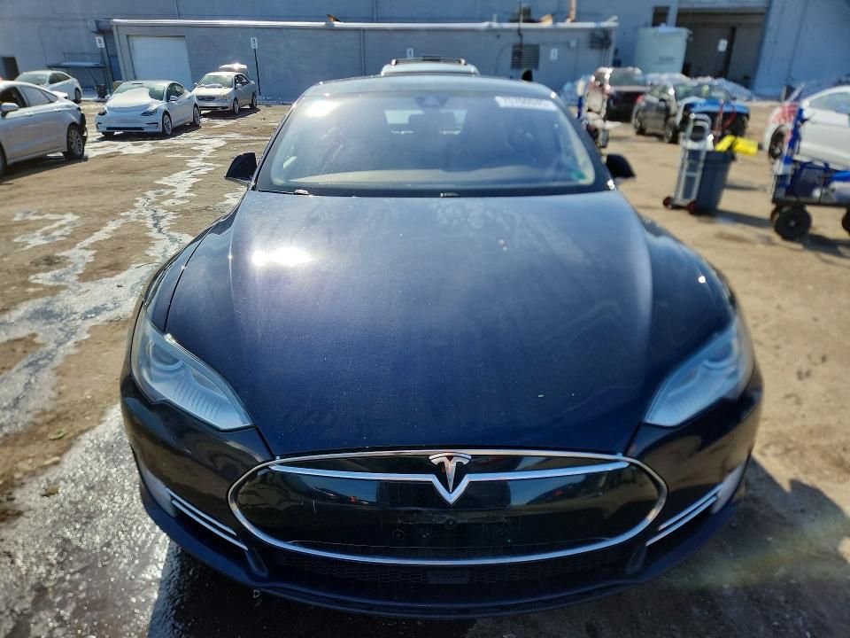 2015 Tesla Model s 85D