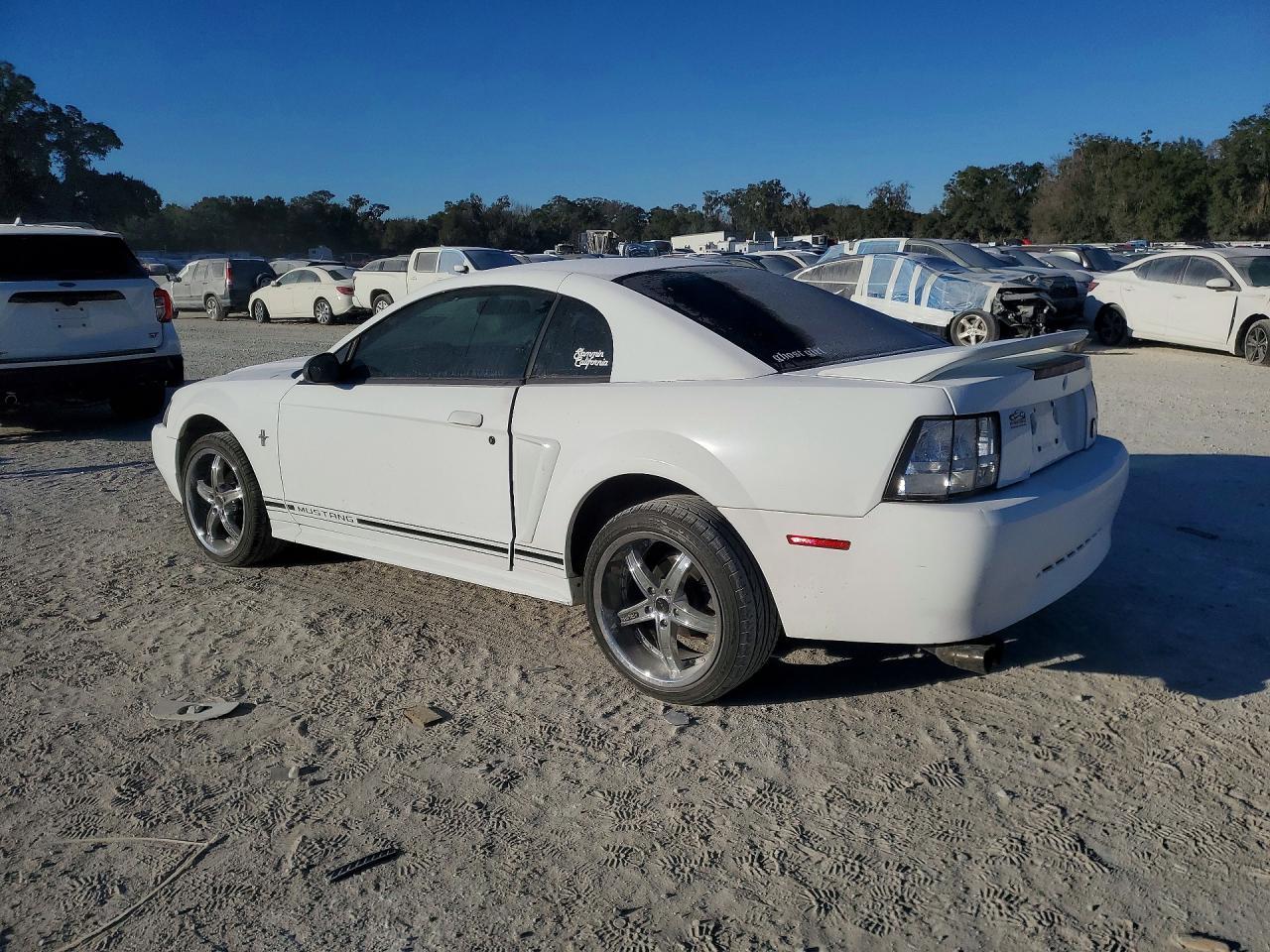 2000 Ford Mustang