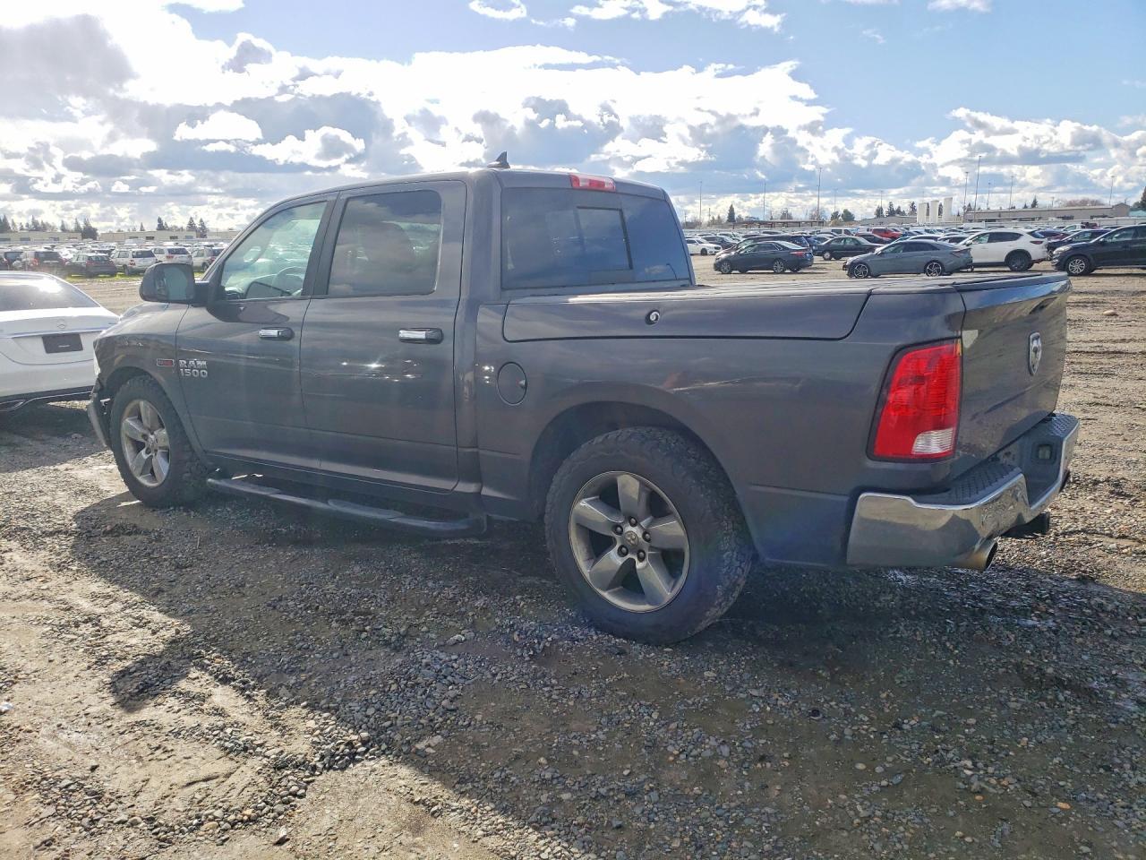 2015 Dodge RAM 1500 SLT