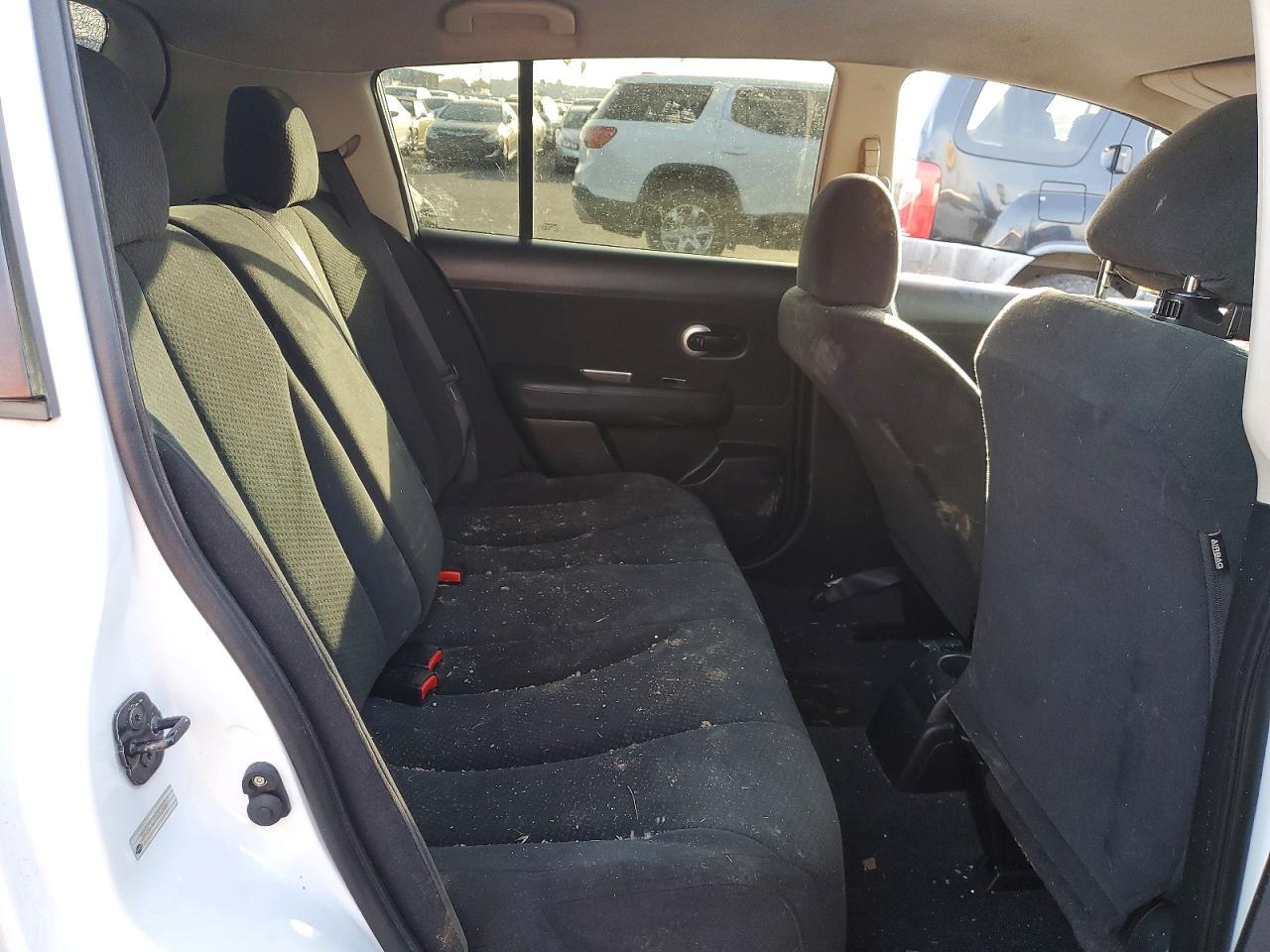 2012 Nissan Versa 1.8 s