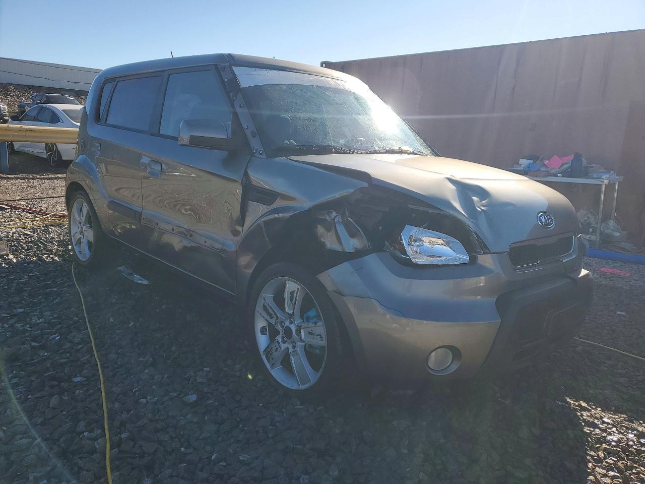 2010 KIA Soul +