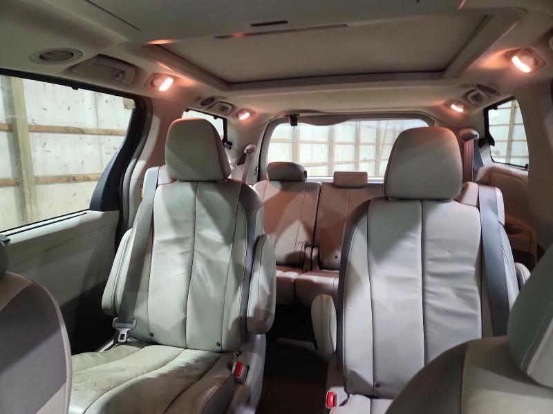 2014 Toyota Sienna xle