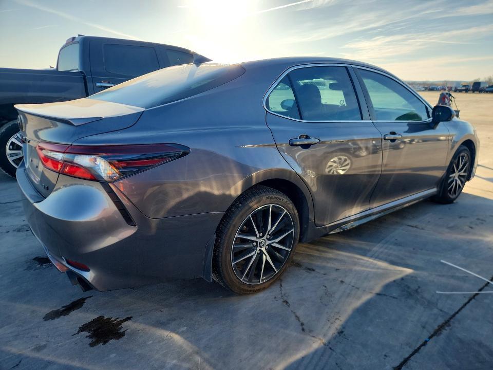 2022 Toyota Camry se