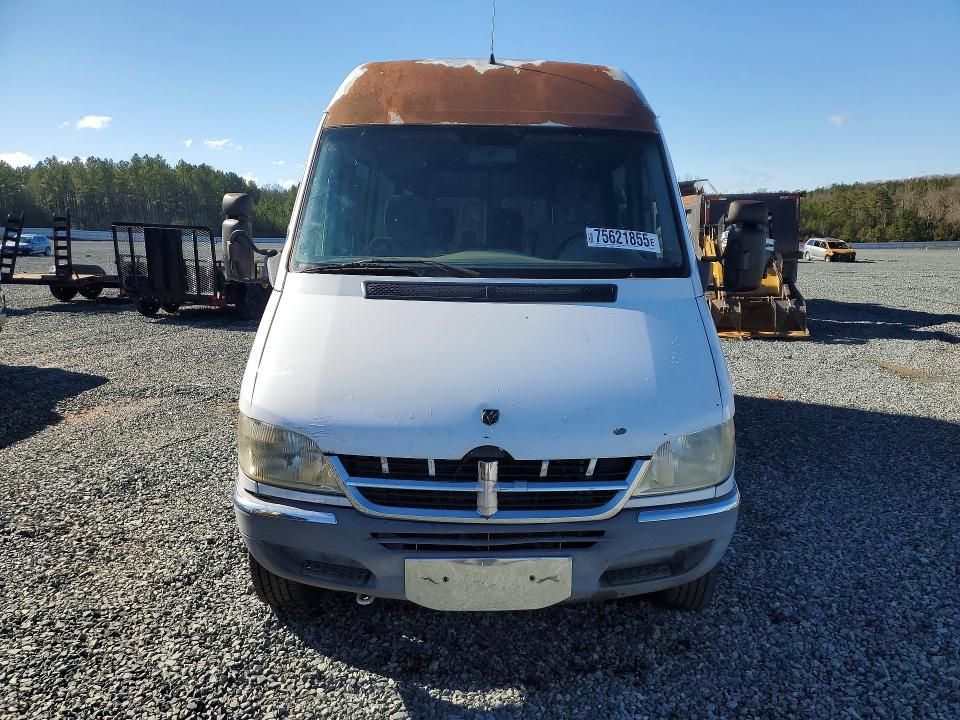 2004 Dogd Sprinter WAG