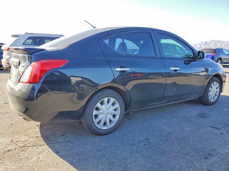 2013 Nissan Versa s