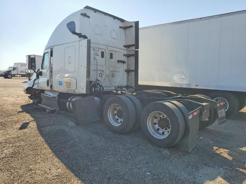 2016 Freightliner Cascadia 126 Semi Truck
