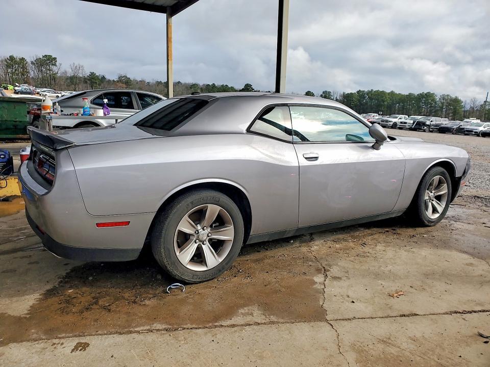 2016 Dodge Challenger sxt