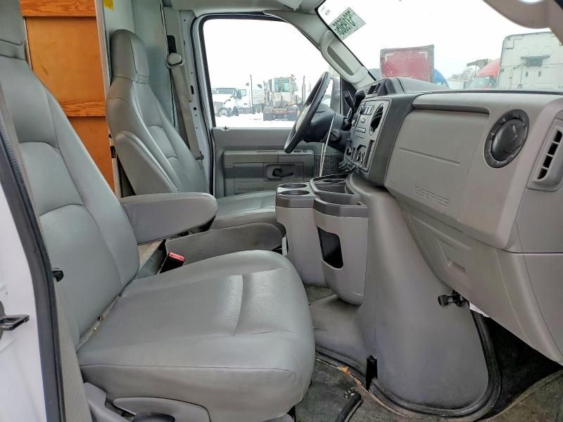 2018 Ford Econoline E450 Super Duty Cutaway van